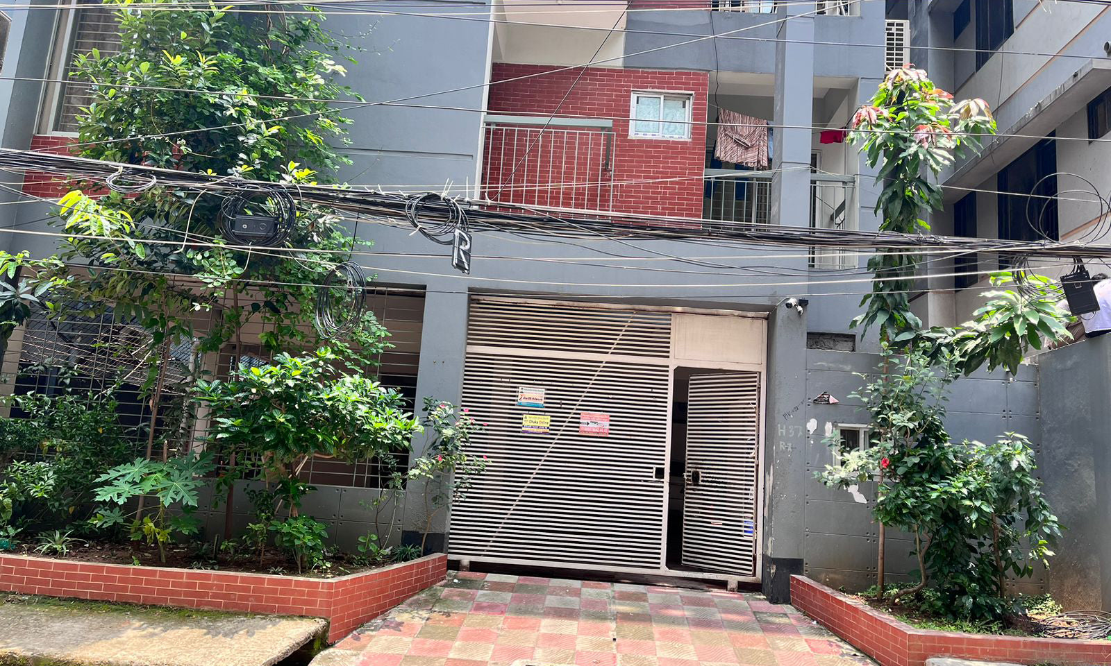 A 1400 Sq Ft Flat Is Up For Rent In A Well Secured Location Of