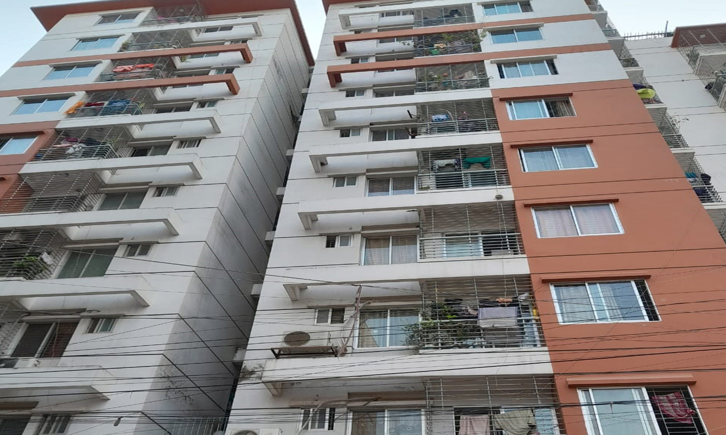 1138 sqft apartment 1st floor 3bed, 2 bath, 3 balcony