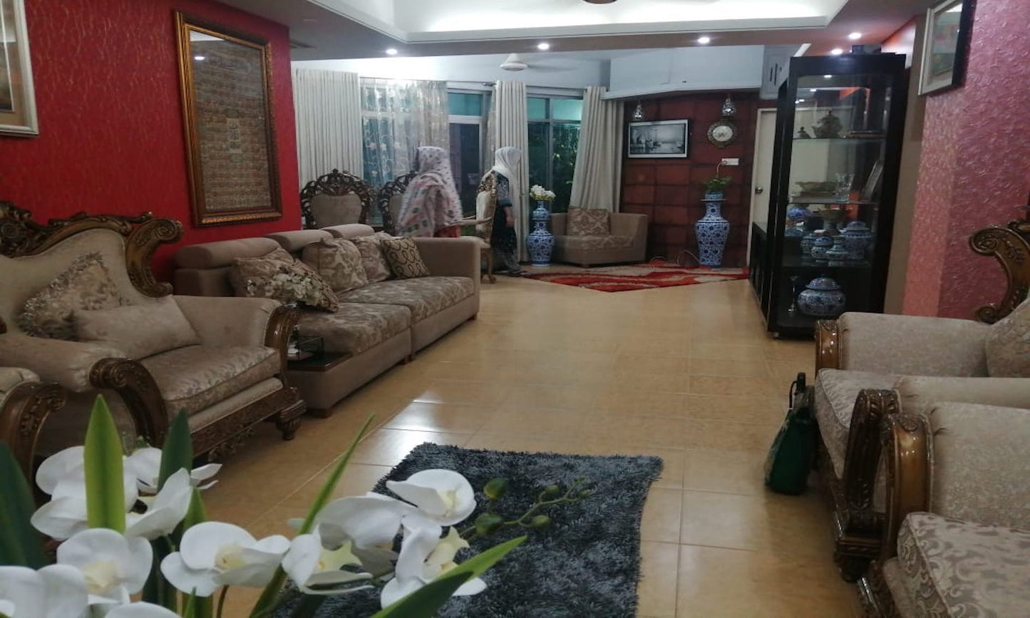 A Nicely Constructed Apartment Of 2019 Sq Ft In Bashundhara For Sale