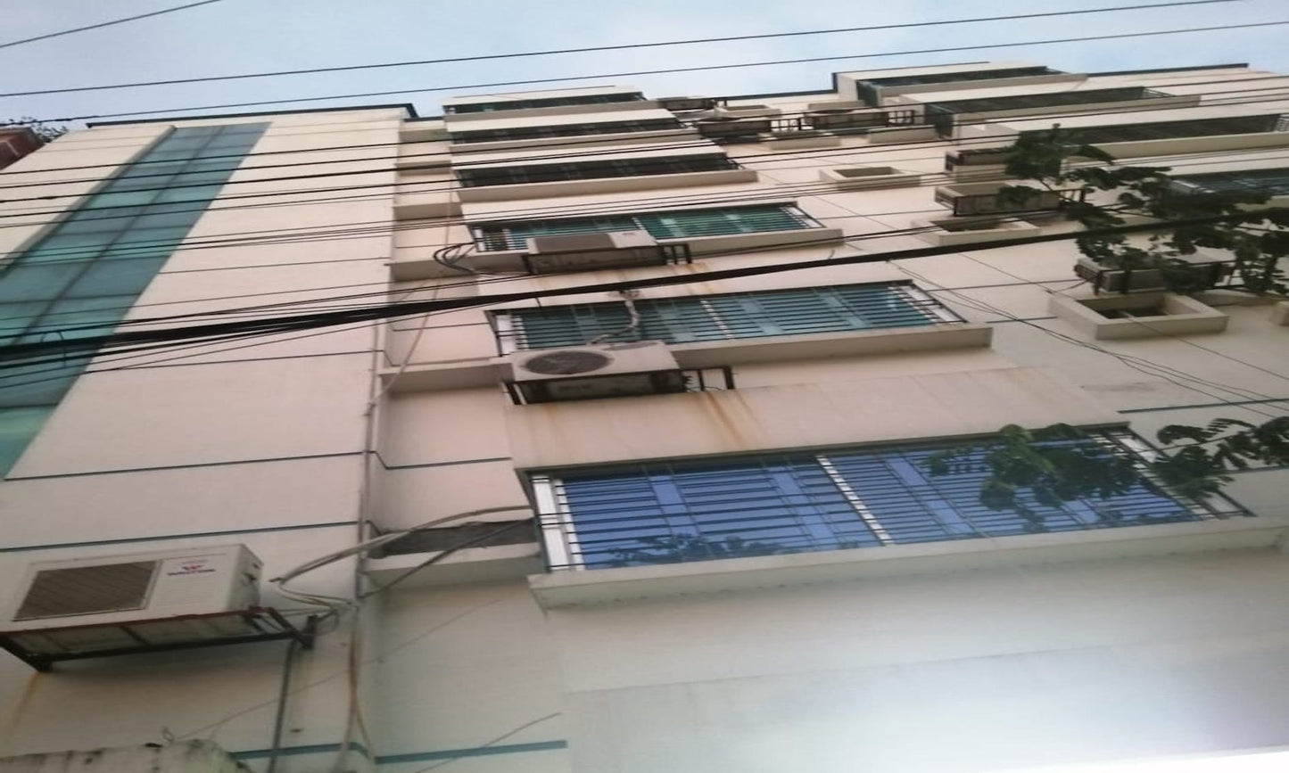 A Nicely Constructed Apartment Of 2019 Sq Ft In Bashundhara For Sale